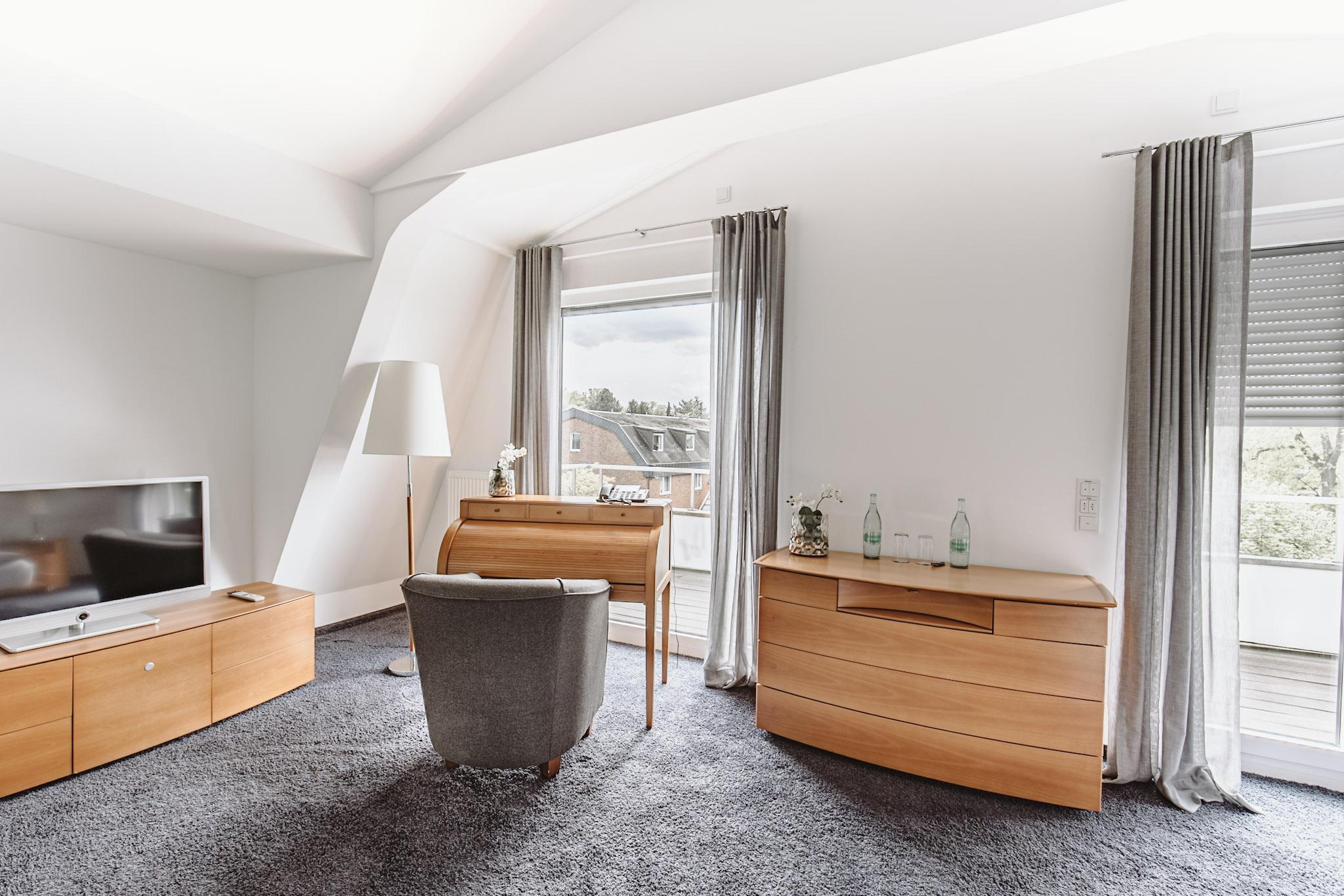 &Repeat Koeln Airport Hotel Exterior photo