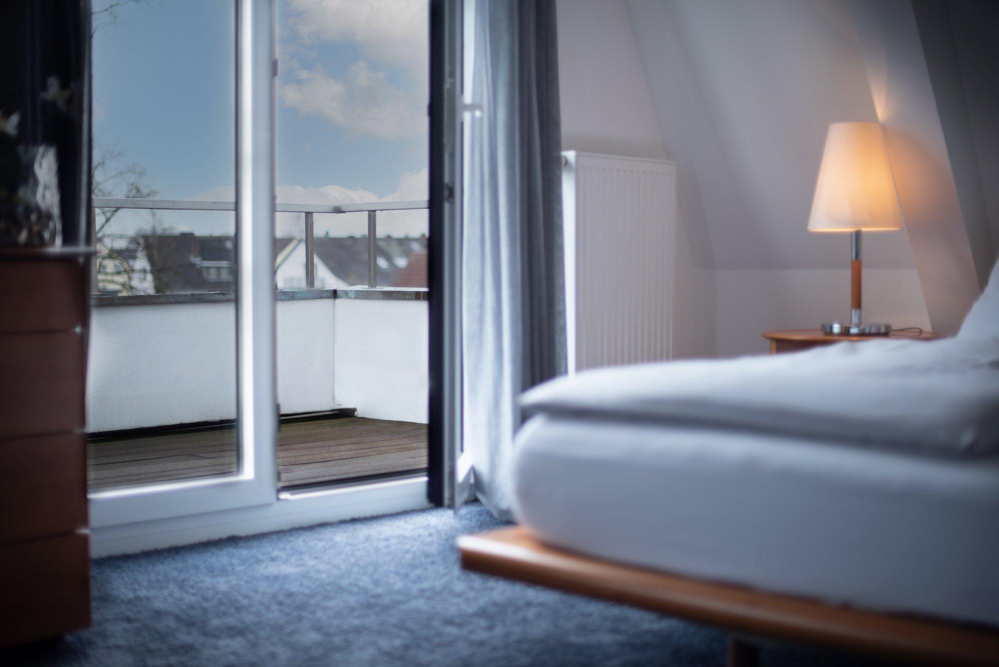 &Repeat Koeln Airport Hotel Exterior photo