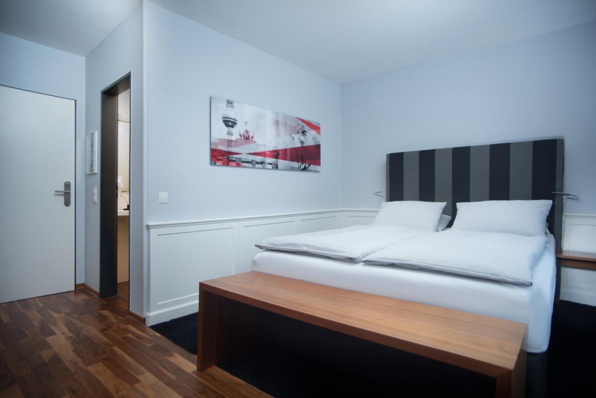 &Repeat Koeln Airport Hotel Exterior photo