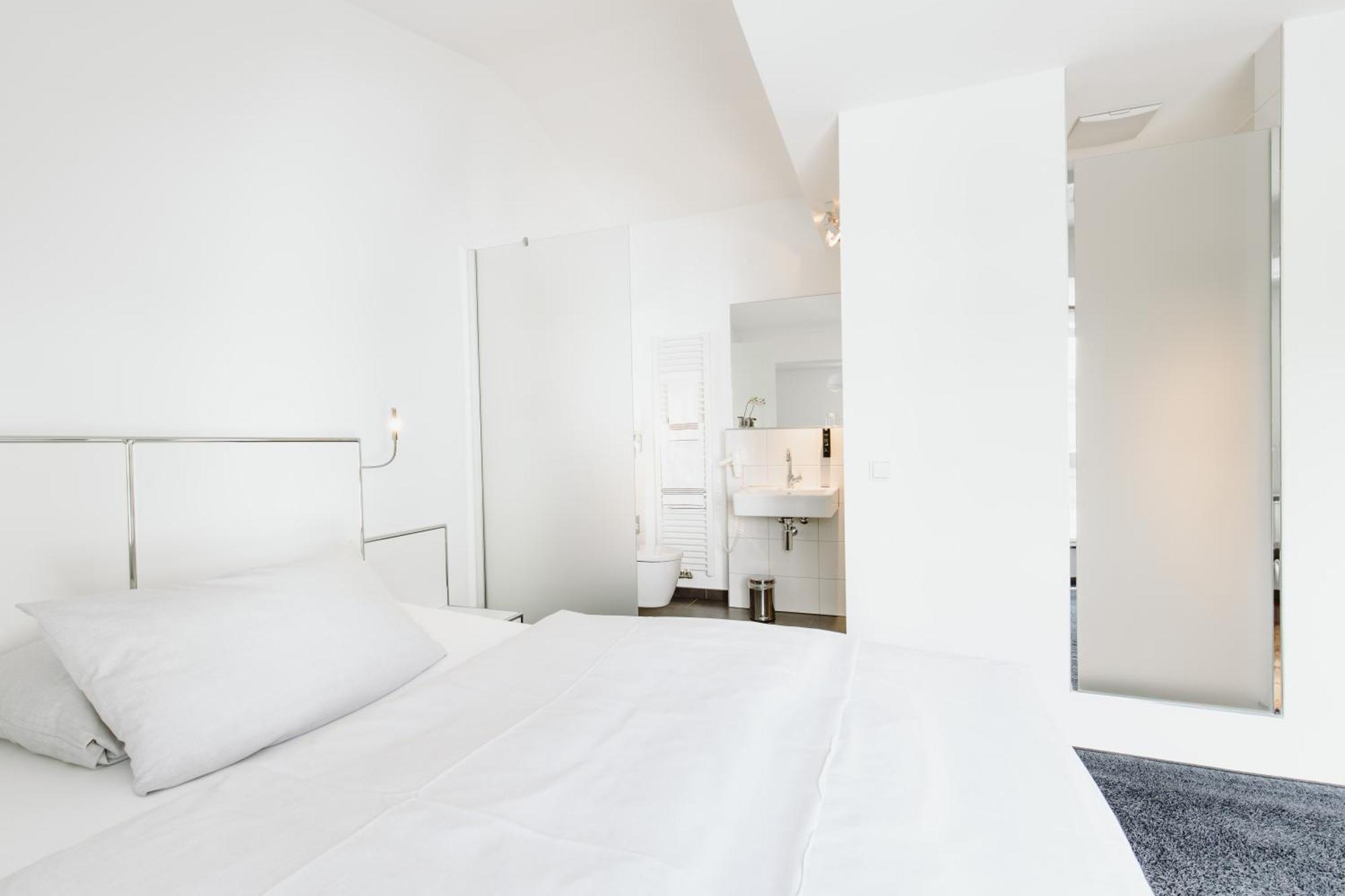 &Repeat Koeln Airport Hotel Exterior photo