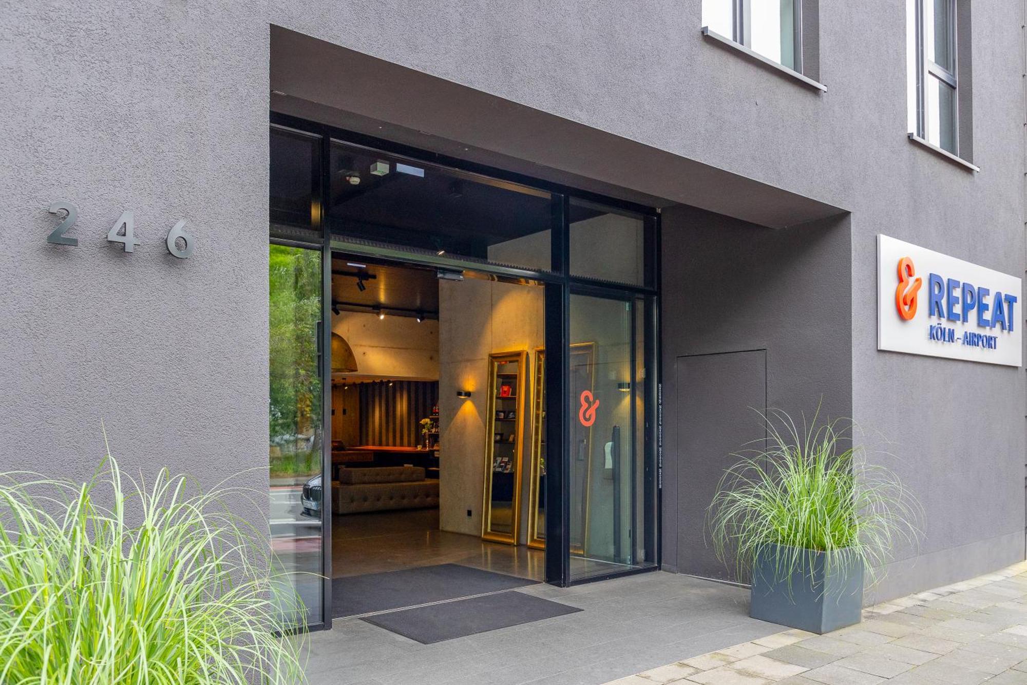 &Repeat Koeln Airport Hotel Exterior photo